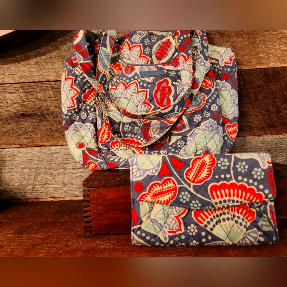 Vera Bradley Glenna + wallet set